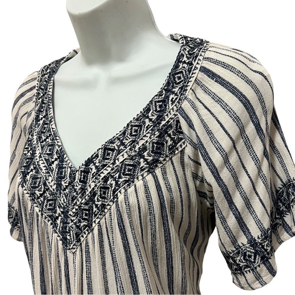 Knox Rose V Neck Striped Casual Top, Size Small - Picture 4 of 10